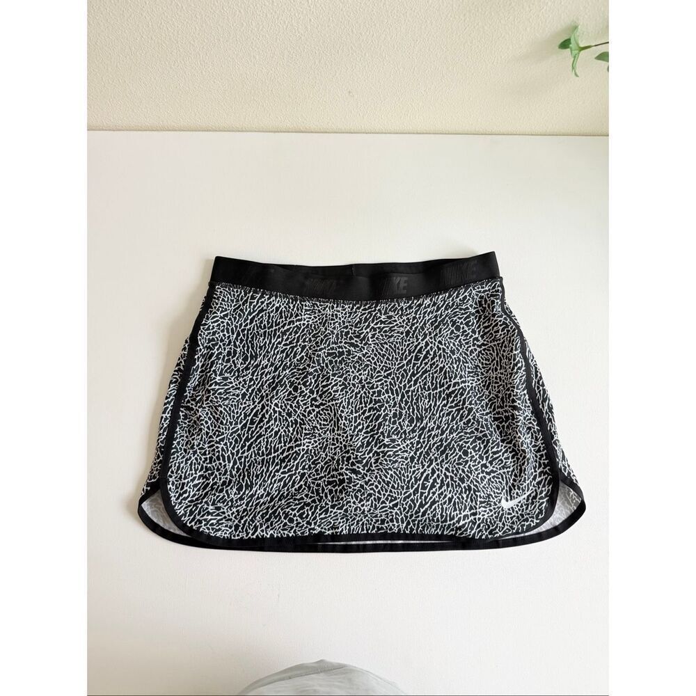 Nike Golf Womans Flip Print Skirt Sz M Black-White/Tennis/Skort/Shorts/Dri-Fit